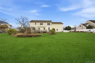 471 Southport St, Ronkonkoma, NY 11779 - Photo 9