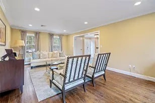 172 Burtis Ln, Syosset, NY 11791 - Photo 7