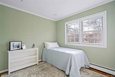 172 Burtis Lane, Syosset, NY 11791 - Photo 29