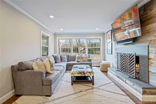 172 Burtis Ln, Syosset, NY 11791 - Photo 11