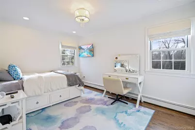 172 Burtis Lane, Syosset, NY 11791 - Photo 27