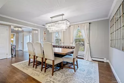 172 Burtis Lane, Syosset, NY 11791 - Photo 19