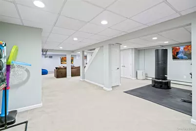 172 Burtis Lane, Syosset, NY 11791 - Photo 35