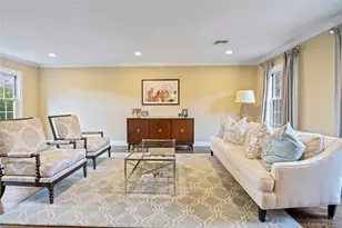 172 Burtis Ln, Syosset, NY 11791 - Photo 5