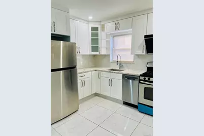 15-42 Utopia Parkways, Whitestone, NY 11357 - Photo 3