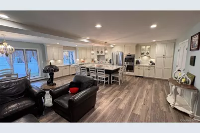 71 Home Street, Malverne, NY 11565 - Photo 9