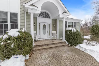 86 Louise Court, Riverhead, NY 11901 - Photo 3