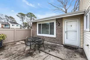 224 Springmeadow Dr, Holbrook, NY 11741 - Photo 3