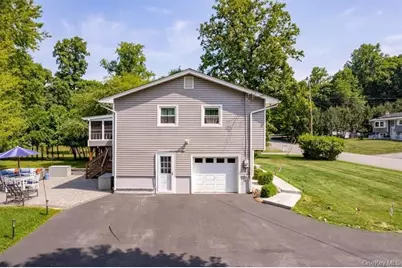 1 N Amundsen Lane, Airmont, NY 10901 - Photo 23