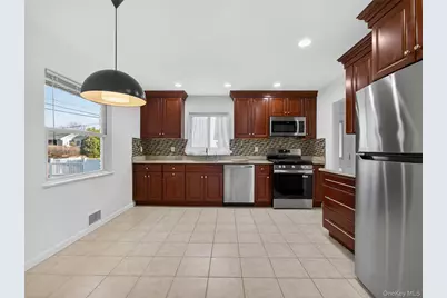 180 W Washington Avenue, Pearl River, NY 10965 - Photo 9