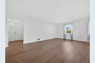 180 W Washington Avenue, Pearl River, NY 10965 - Photo 5