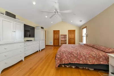 2528 Balsam Avenue, East Meadow, NY 11554 - Photo 15