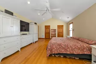 2528 Balsam Ave, East Meadow, NY 11554 - Photo 15