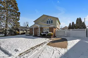 2528 Balsam Ave, East Meadow, NY 11554 - Photo 21