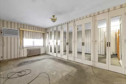 621 Avenue Y, Brooklyn, NY 11235 - Photo 11