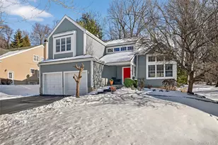 305 Rockwood Ct, Yorktown Heights, NY 10598 - Photo 3