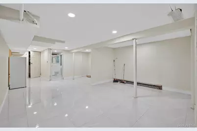 132 S Terrace Place, Valley Stream, NY 11580 - Photo 15