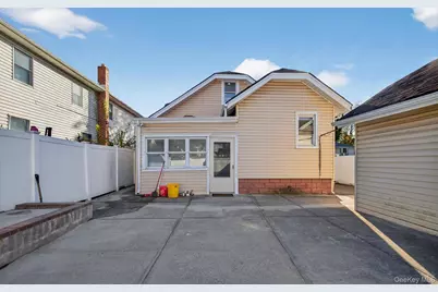 132 S Terrace Place, Valley Stream, NY 11580 - Photo 19