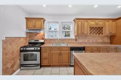 132 S Terrace Place, Valley Stream, NY 11580 - Photo 9