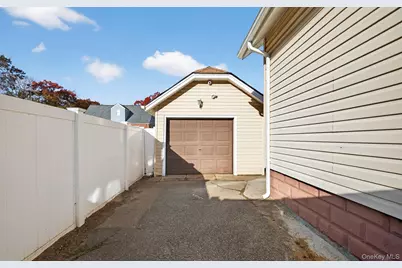 132 S Terrace Place, Valley Stream, NY 11580 - Photo 21