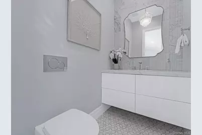 [Address not provided], Great Neck, NY 11021 - Photo 9