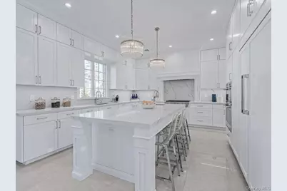 [Address not provided], Great Neck, NY 11021 - Photo 7