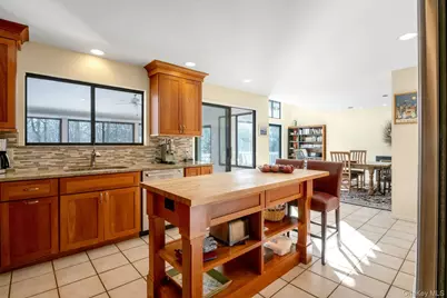 637 Long Hill Road W, Briarcliff Manor, NY 10510 - Photo 13