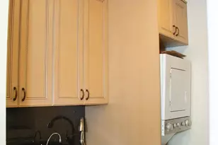 269-10 Grand Central Pkwy, Floral Park, NY 11005 - Photo 5