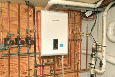 534 Hyman Avenue, West Islip, NY 11795 - Photo 23