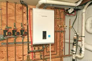 534 Hyman Ave, West Islip, NY 11795 - Photo 23