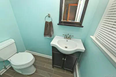 534 Hyman Avenue, West Islip, NY 11795 - Photo 15