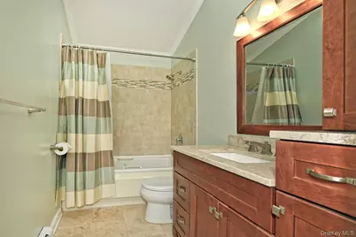 534 Hyman Avenue, West Islip, NY 11795 - Photo 17