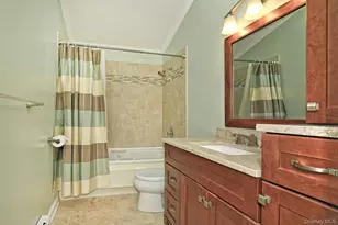 534 Hyman Ave, West Islip, NY 11795 - Photo 17