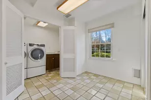 21 Kolbert Dr, Scarsdale, NY 10583 - Photo 37