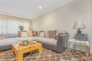 85-19 212th St, Hollis, NY 11427 - Photo 11