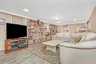 85-19 212th St, Hollis, NY 11427 - Photo 23