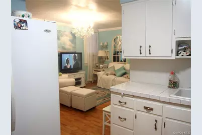 13827 91st Avenue, Jamaica, NY 11435 - Photo 31