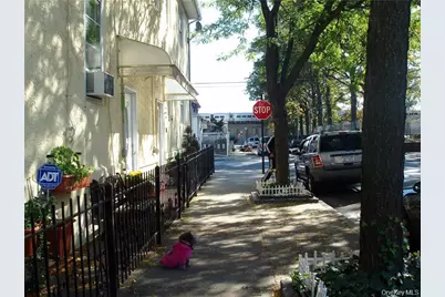 13827 91st Avenue, Jamaica, NY 11435 - Photo 37