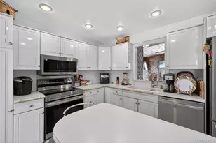 57 Lake View Dr, Kiamesha Lake, NY 12751 - Photo 13