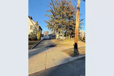 254 Park Avenue, Freeport, NY 11520 - Photo 3