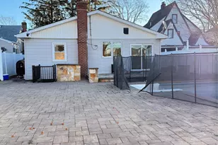 254 Park Ave, Freeport, NY 11520 - Photo 7