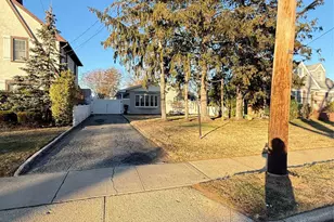 254 Park Ave, Freeport, NY 11520 - Photo 3