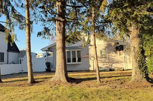 254 Park Ave, Freeport, NY 11520 - Photo 5