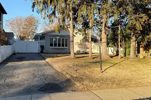 254 Park Ave, Freeport, NY 11520 - Photo 3