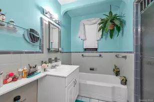 69-10 Yellowstone Blvd, Forest Hills, NY 11375 - Photo 9