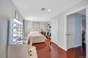 8 Madison Ave, Glen Cove, NY 11542 - Photo 11