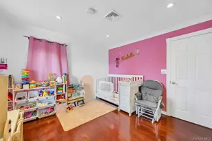 8 Madison Ave, Glen Cove, NY 11542 - Photo 15