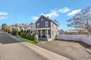 8 Madison Ave, Glen Cove, NY 11542 - Photo 23