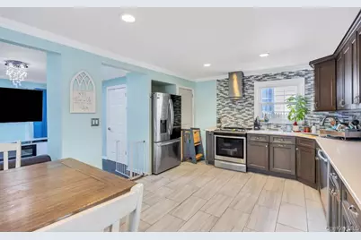 8 Madison Avenue, Glen Cove, NY 11542 - Photo 7