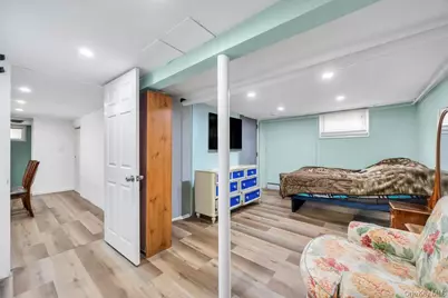 8 Madison Avenue, Glen Cove, NY 11542 - Photo 17